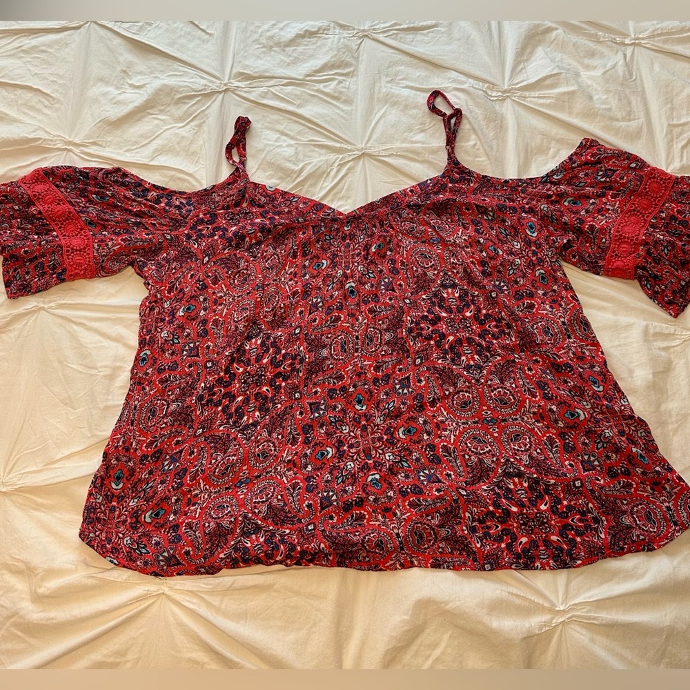 Floral tank with cut out shoulders